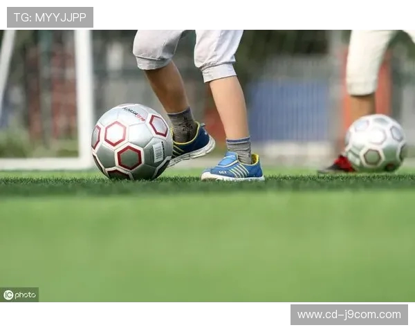 少女如何踢好足球的关键技巧与实战方法全面解析综合指南实用教程